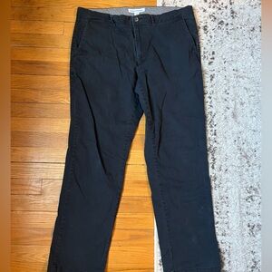 Amazon Essentials Men's Black Chinos